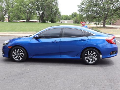 Used 2018 Honda Civic EX image 9