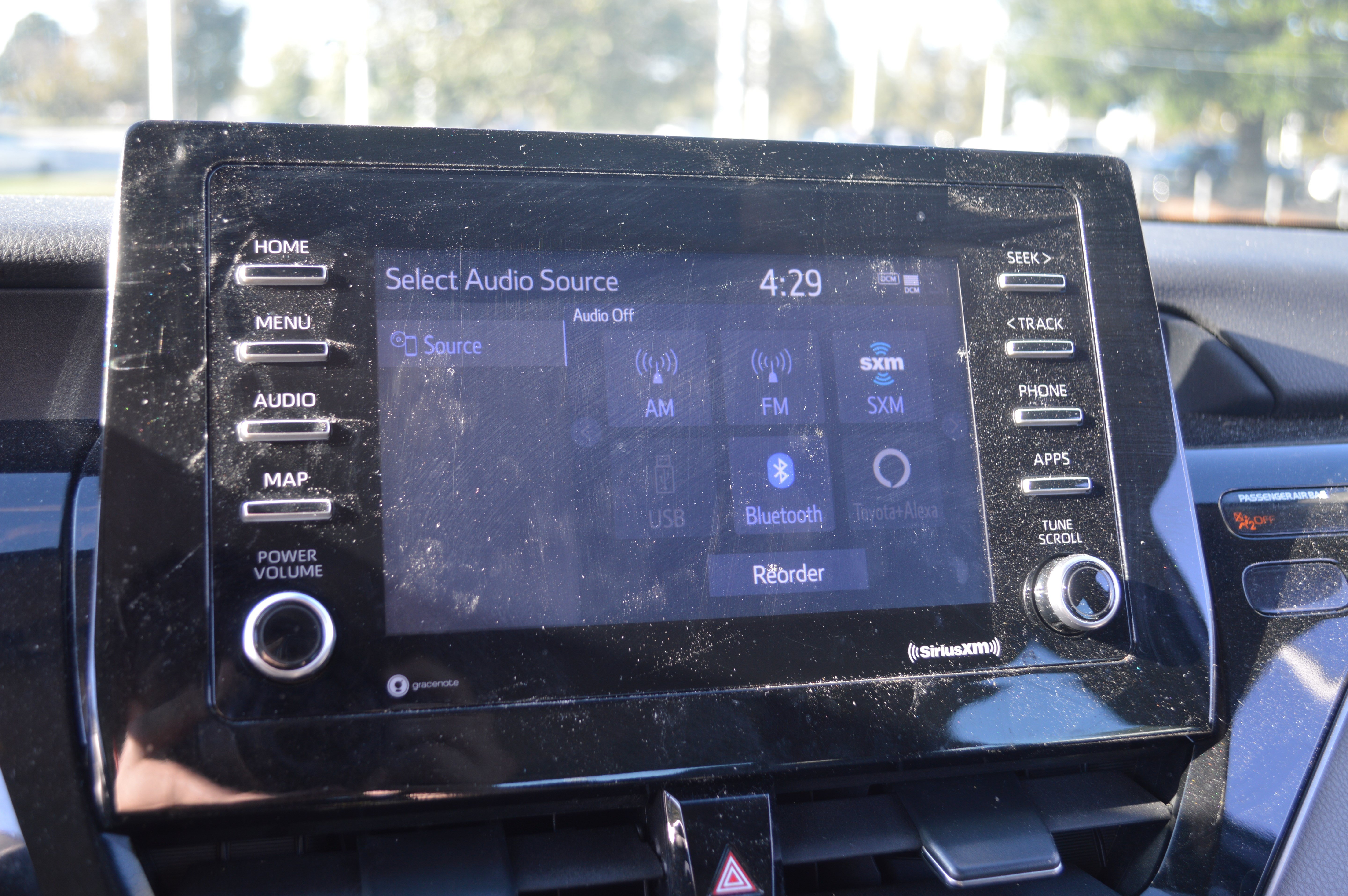 Used 2021 Toyota Camry SE w/ Convenience Package FWD image 19