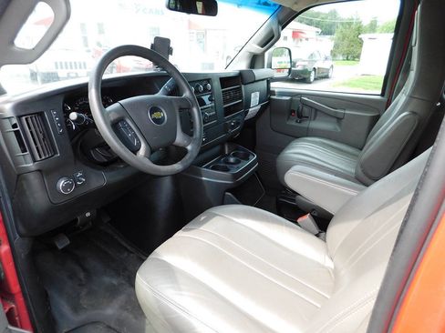Used 2017 Chevrolet Express 3500 LS RWD image 17