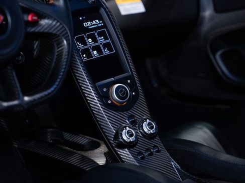 Used 2014 McLaren P1 RWD image 9