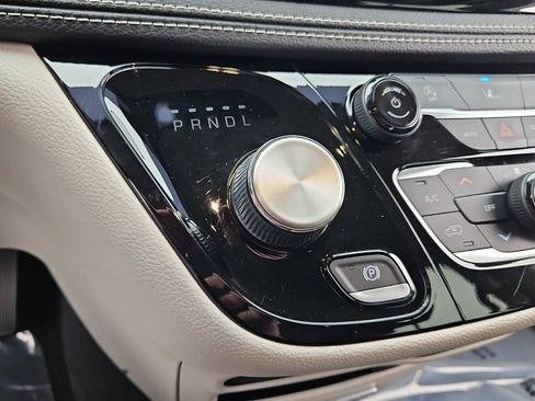 Used 2022 Chrysler Pacifica Touring-L image 22