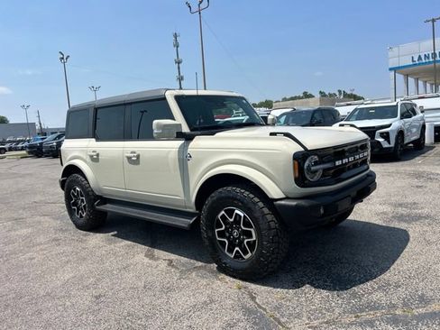 Used 2025 Ford Bronco Outer Banks AWD/4WD image 1