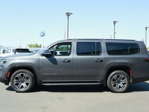 Used 2024 Jeep Wagoneer L 2WD w/ Premium Group I image 5