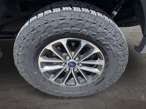 Used 2019 Ford F150 XLT w/ Equipment Group 302A Luxury AWD/4WD image 18