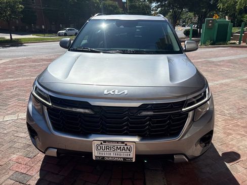 Certified 2025 Kia Seltos EX w/ EX Sunroof Package AWD/4WD image 8