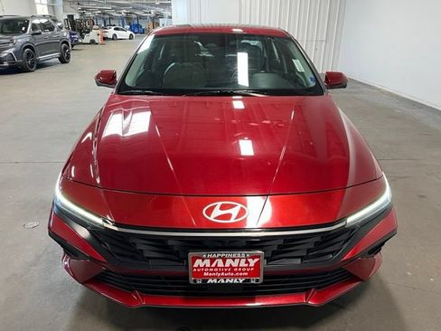 Used 2024 Hyundai Elantra Limited FWD image 8