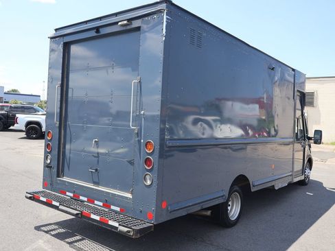 Used 2022 Ford Transit 350 DRW RWD image 7