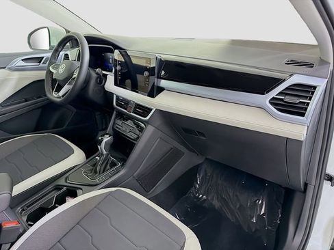 New 2026 Volkswagen Taos SE image 28