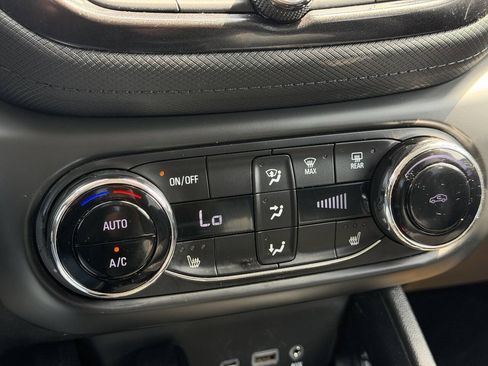 Used 2023 Chevrolet TrailBlazer LT w/ Convenience Package FWD image 15