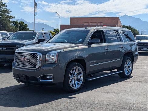 Used 2017 GMC Yukon Denali w/ Open Road Package AWD/4WD image 9