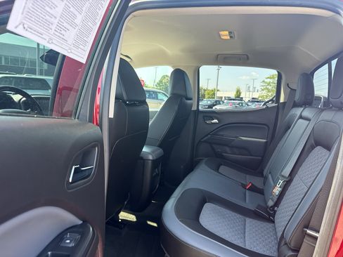 Used 2018 Chevrolet Colorado Z71 AWD/4WD image 30