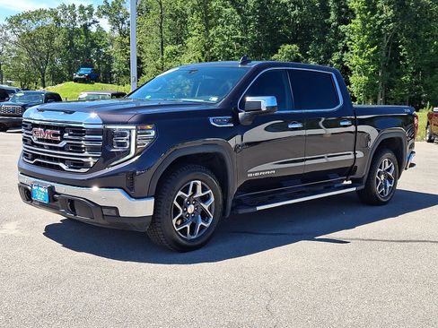 Used 2023 GMC Sierra 1500 SLT w/ SLT Premium Plus Package AWD/4WD image 3