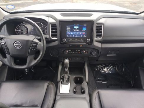 Certified 2024 Nissan Frontier 2WD Crew Cab image 15