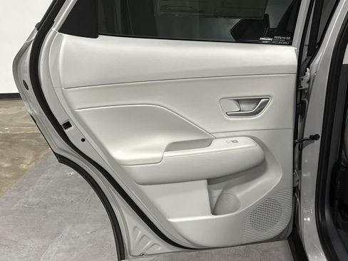 Used 2024 Hyundai Kona Limited AWD/4WD image 19