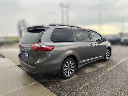 Used 2020 Toyota Sienna XLE Premium w/ Protection Package AWD/4WD image 3