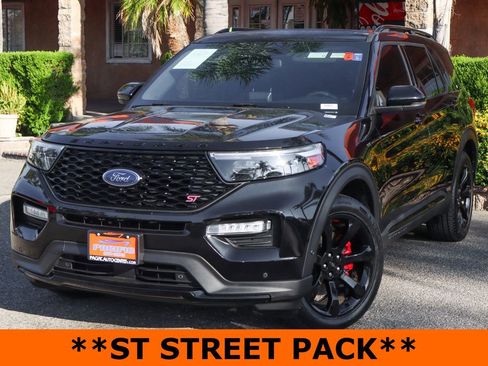 Used 2020 Ford Explorer ST w/ ST Street Pack image 4