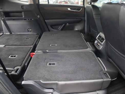 Used 2024 Volkswagen Atlas SEL Premium R-Line image 50