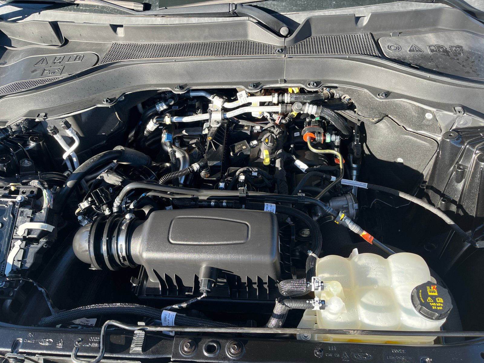 Used 2023 Ford Explorer XLT w/ Equipment Group 202A RWD image 9