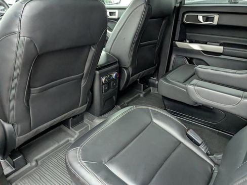 Used 2022 Ford Explorer XLT w/ Equipment Group 202A image 25