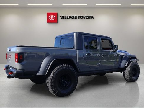 Used 2021 Jeep Gladiator Rubicon w/ Trailer Tow Package AWD/4WD image 5