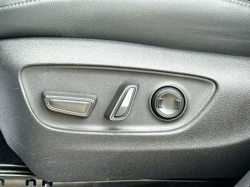 Used 2025 Toyota Grand Highlander AWD Hybrid image 26