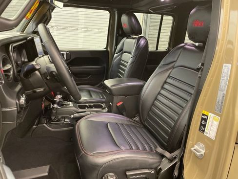 Certified 2025 Jeep Wrangler Unlimited Rubicon w/ Convenience Group AWD/4WD image 21
