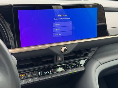 Used 2025 Toyota Crown Signia Limited image 35