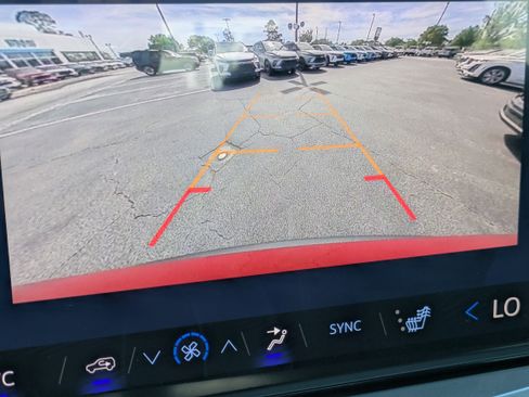 New 2026 Chevrolet Traverse LT image 15