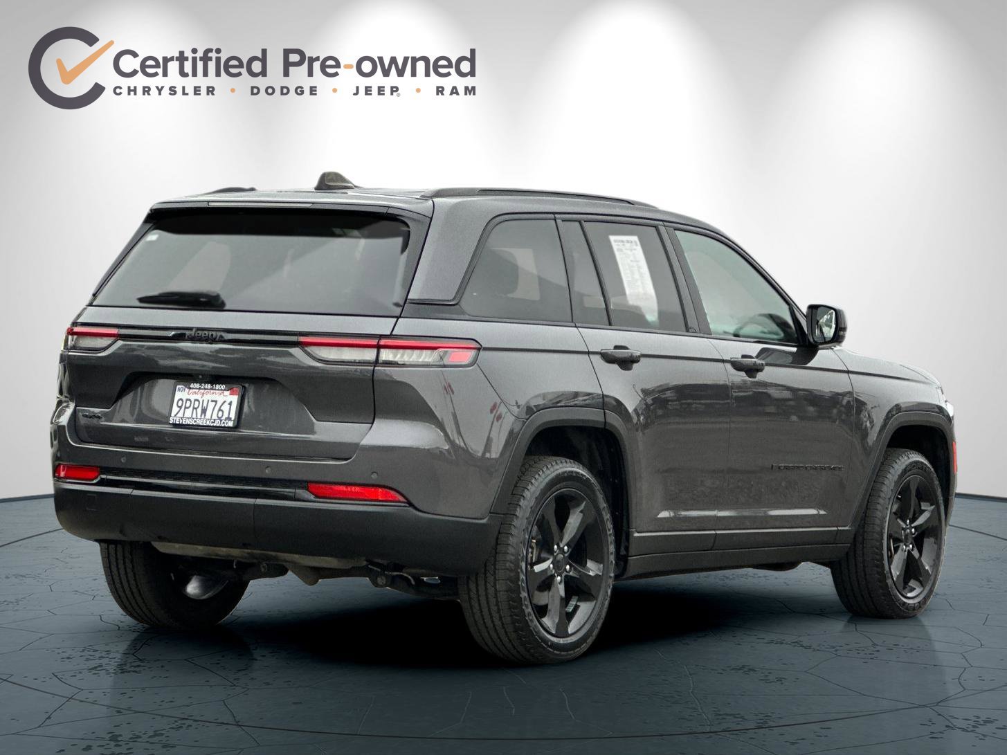 Used 2023 Jeep Grand Cherokee Altitude AWD/4WD image 4
