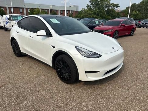 Used 2020 Tesla Model Y Long Range AWD/4WD image 2