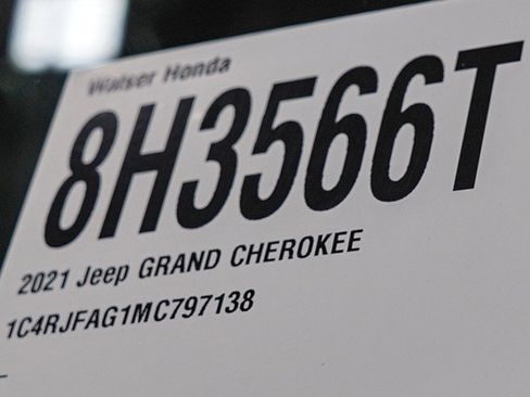Used 2021 Jeep Grand Cherokee Laredo X AWD/4WD image 31