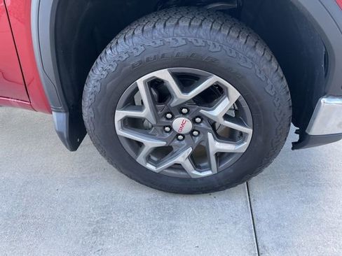 Used 2025 GMC Sierra 1500 SLT image 24