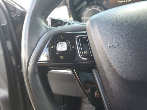 Used 2022 Lincoln Corsair AWD w/ Premium Package image 12