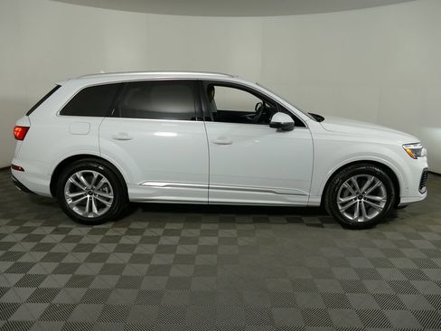 Used 2025 Audi Q7 3.0T Prestige AWD/4WD image 8