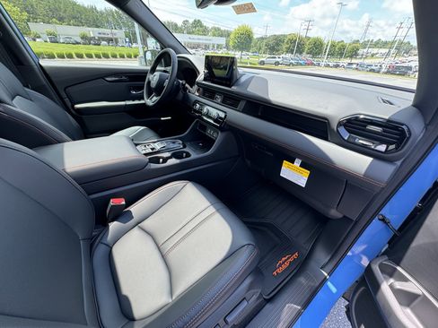 New 2025 Honda Pilot TrailSport image 32