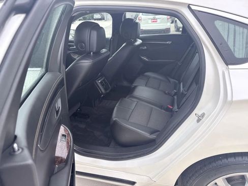 Used 2014 Chevrolet Impala LT w/ Convenience Package FWD image 12