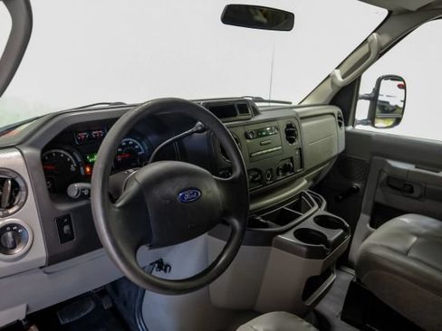 Used 2012 Ford E-250 and Econoline 250 RWD image 4