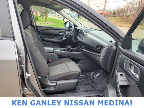 Used 2025 Nissan Rogue SV image 49