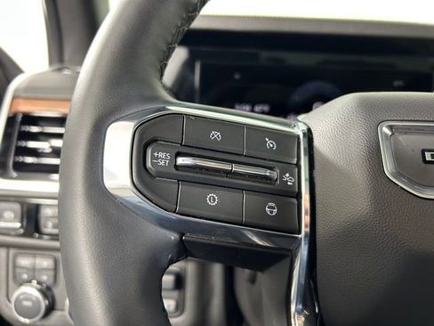 Used 2025 GMC Yukon XL Denali w/ Denali Reserve Package image 29