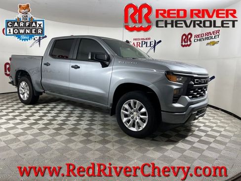 Used 2025 Chevrolet Silverado 1500 Custom image 1