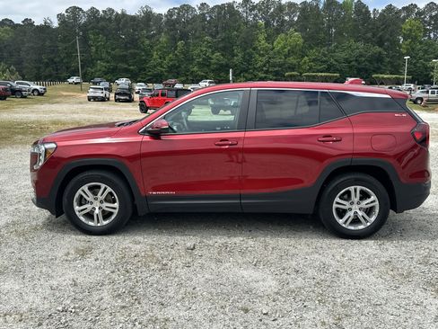 Used 2022 GMC Terrain SLE FWD image 8