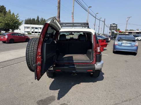 Used 2011 Toyota FJ Cruiser 4WD w/ Convenience Pkg image 7