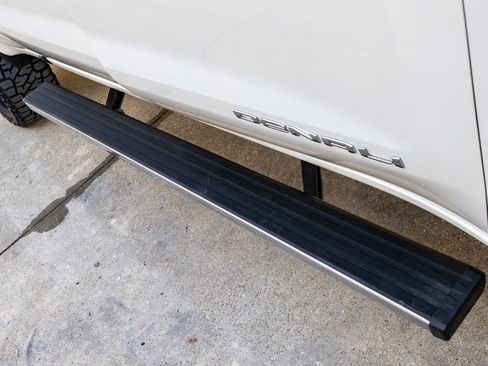 Used 2023 GMC Sierra 1500 Denali w/ Denali Reserve Package image 13