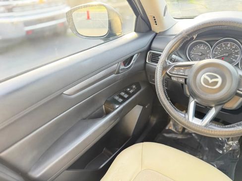 Used 2017 MAZDA CX-5 Touring w/ Preferred Equipment Package FWD image 21