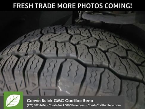 Used 2021 Toyota Tacoma TRD Off-Road w/ Technology Package image 12