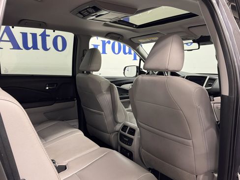 Used 2017 Honda Pilot Touring image 15