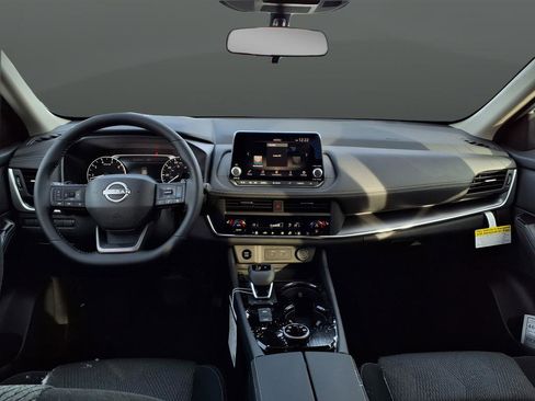 New 2026 Nissan Rogue SV w/ Cold Weather Package AWD/4WD image 18