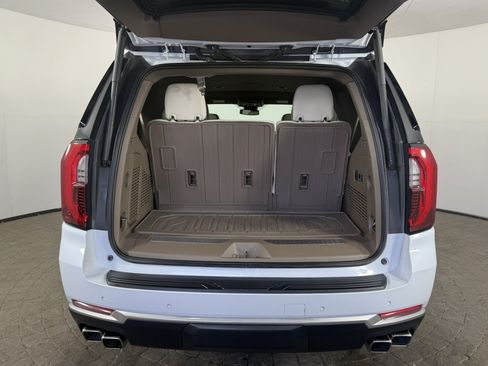 Used 2026 GMC Yukon Denali w/ LPO, Floor Liner Package AWD/4WD image 7