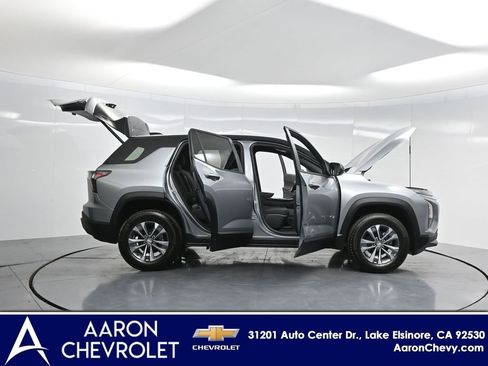 New 2026 Chevrolet Equinox LT w/ Convenience Package II image 3