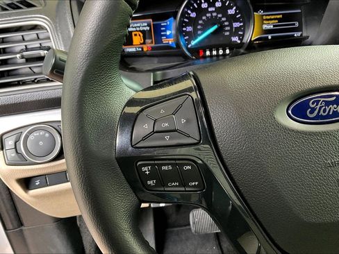 Used 2018 Ford Explorer XLT AWD/4WD image 11